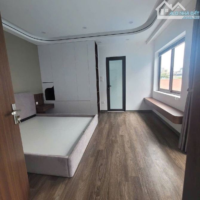 BÁN NHÀ THẠCH BÀN LONG BIÊN – 43m² – 6 TẦNG THANG MÁY – GIÁ CHỈ 7,9 TỶ FULL NỘI THÂT - 2