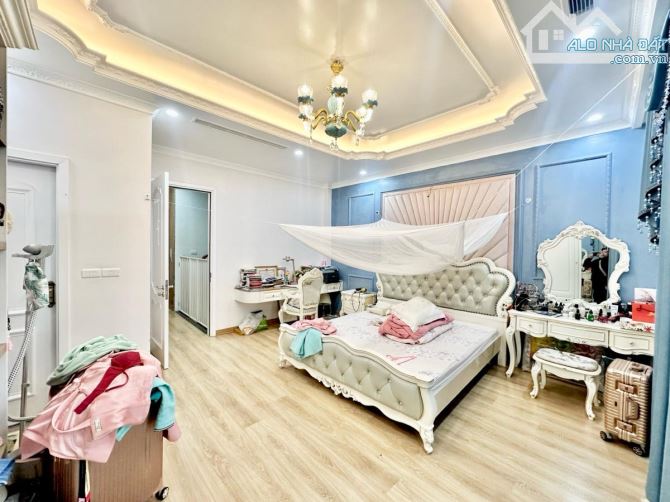 Biệt thự Làng Việt Kiều Châu Âu, vỉa hè, ô tô tránh đỗ, gara, full NT, mặt tiền 8m 140m*4T - 2