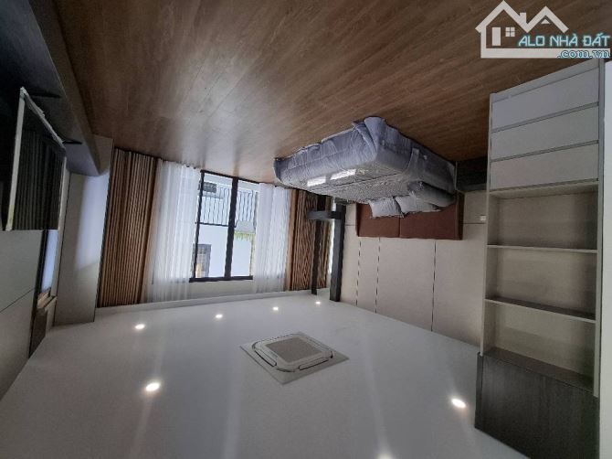 Bán nhà Thạch Bàn - ô tô đỗ cổng - 6 tầng thang máy - lô góc - 46m - 7.8 tỷ - 2