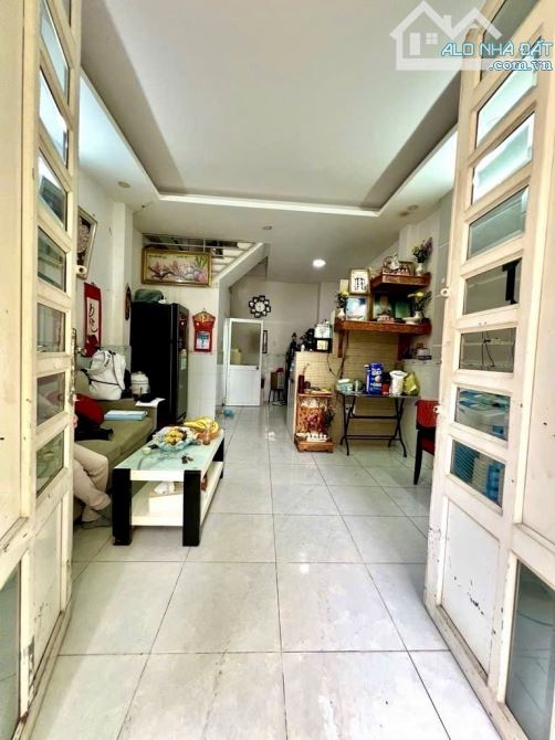 3 tầng hoàn công đủ,Trần Xuân Soạn phường Tân Hưng,cạnh hẻm ô tô,32m2,chỉ 4 tỷ hơn - 2