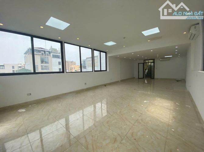 Cho thuê nhà khu 24h Tố Hữu - Vạn Phúc. DT 65m2, 5 tầng 1 hầm thông sàn, ô tô đỗ thoải mái - 2