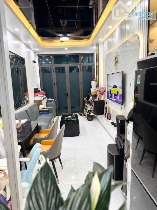Chợ Khâm Thiên, 32m, 3ngủ, Mặt ngõ thông, Nhà đẹp nội thất sang xịn, Sổ vuông vắn, Gần ôtô - 2