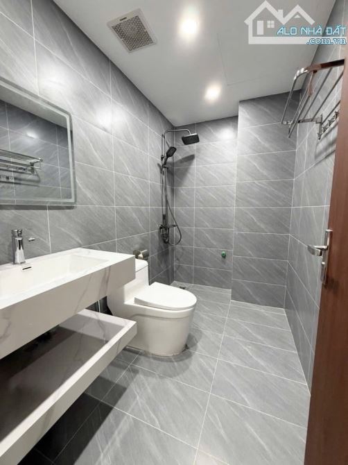 siêu đẹp, bán nhà Phúc Lợi Long Biên, 40m*5 tầng- 6.x tỷ- ô tô vào nhà. - 2