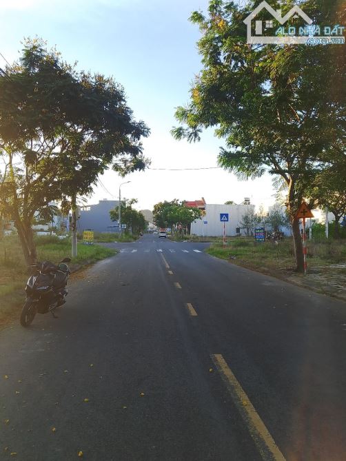 Bán Cặp Góc siêu đẹp TDC Đông Hải, Ngũ Hành Sơn, 241m2, ngang 11m, đường Lê Như Hổ, - 2