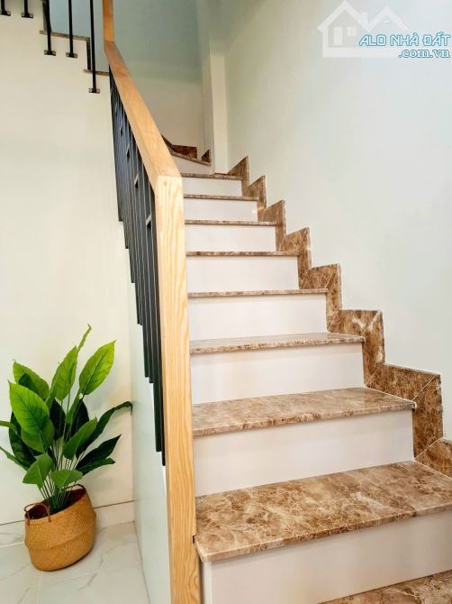 Bán gấp nhà siêu phẩm Lạc Long Quân,Tân Bình, 3 tầng, tặng nội thất, sổ vuông, chỉ 3.x tỷ. - 2