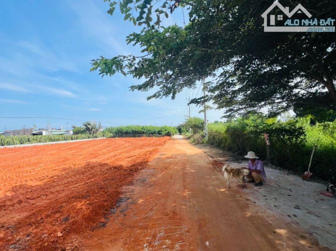 Bán 1700 m2 Hàm Liêm gần ủy ban xã Hàm Hiệp đường bê tông - 2