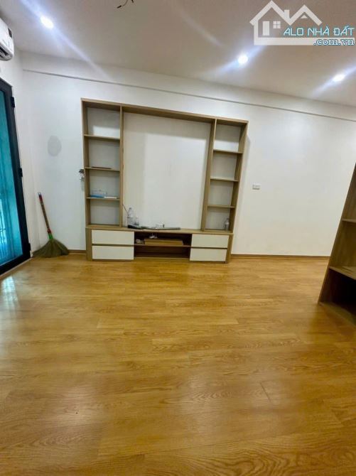 🌟Chỉ 3,89 tỷ tập thể Trần Quốc Hoàn_Cầu Giấy_tầng 3_sổ to _80m2 3pn nhà đẹp🌟 - 2