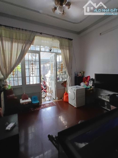 NHÀ ĐẸP 2 TẦNG - 4 PN - 5.1x17M - ÔTÔ ĐỔ CỬA - GẦN UBND THẠNH LỘC Q12 - 4.85 TỶ - 2