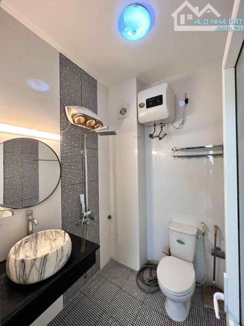 Căn duy nhất! Bán nhà Tân Mai, ngõ thông, 3 gác, nhà quá đẹp, nội thất cao cấp, 38m2 giá 7 - 2