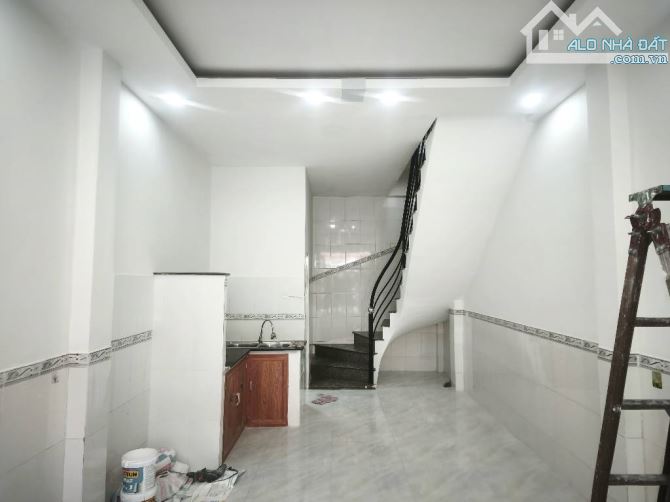 Bán nhà 3 tầng, 32m², Hẻm xe hơi, gần Hương Lộ 2, Lê Văn Quới, Ngã Tư Bốn Xã, chỉ hơn 3 tỷ - 2