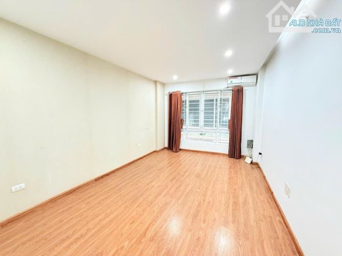 Nhà Xây Mới Koong Đường Láng 35 m2 -5 Tầng 3 Phòng Ngủ -full Công Năng - 2