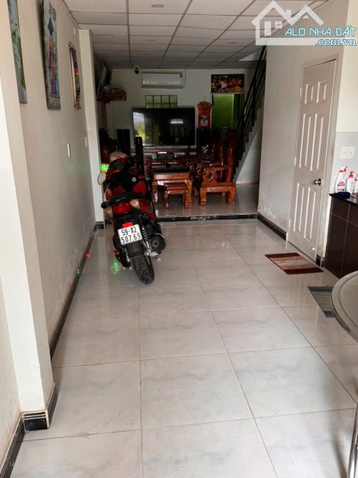 Bán nhà vị trí đắc địa 1t1lầu 4x14  chỉ cách cầu an lộc gò vấp 300 m - 2