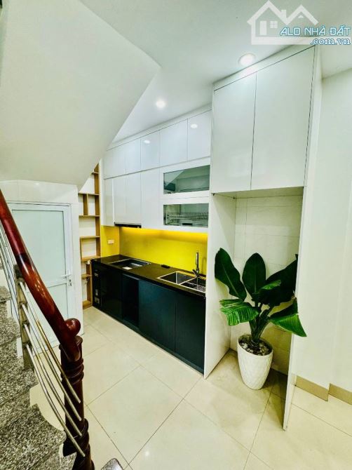 💥 GIÁ SỐC HƠN 5 TỶ – NHÀ ĐẸP 5 TẦNG, SÁT GA TÀU TRÊN CAO. - 2