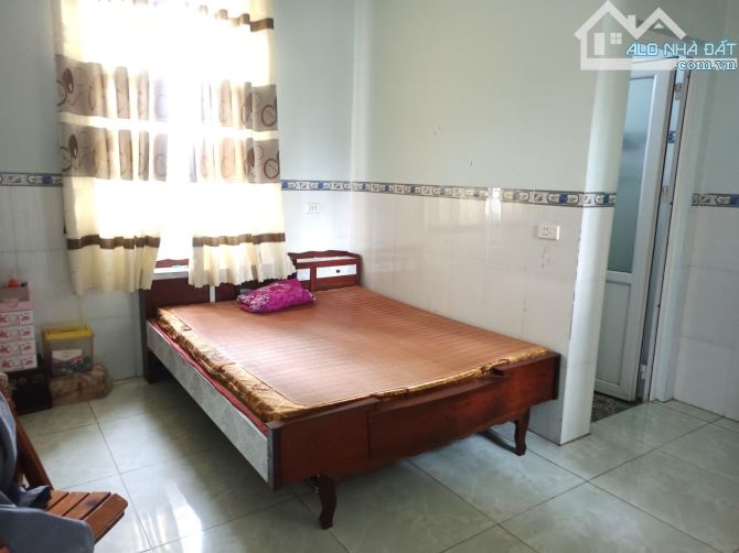 Bán Nhà 1 Trệt 2 Lầu + 7 Phòng Trọ, Trung Tâm Dĩ An, 240m2, sổ riêng, đường ô tô, giá mềm - 2
