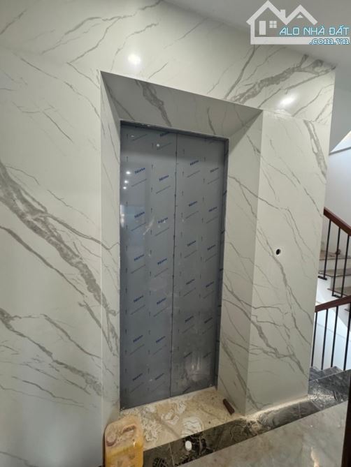 Bán nhà Ngọc Thuỵ 50m x 6T, gara oto, thang máy, sau khai sơn hill chỉ hơn 12 tỷ còn tl. - 2