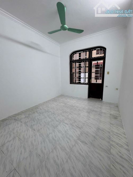 CHO THUÊ NHÀ NGUYÊN CĂN – LÔ GÓC 2 MẶT ĐƯỜNG Ô TÔ TRÁNH – NGUYỄN SƠN, LONG BIÊN - 2