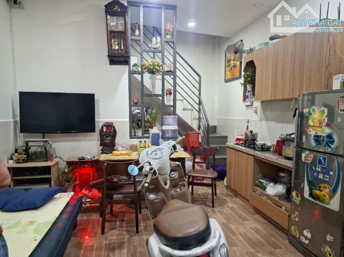 Bán nhà hẻm Trần Xuân Soạn P Tân Hưng Quận 7. 15m2 - 2
