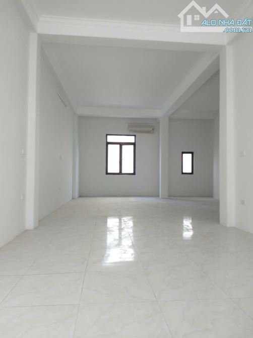 60M, 5 TẦNG - 2 THOÁNG, 10M RA Ô TÔ, DÂN XÂY - NGUYỄN VĂN HUYÊN, CẦU GIẤY - 2