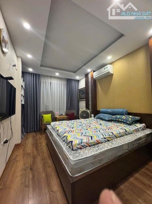 Bán nhà Hoàng Quốc Việt ô tô đỗ cửa 32m, 5 tầng, 8.7 tỷ - 2