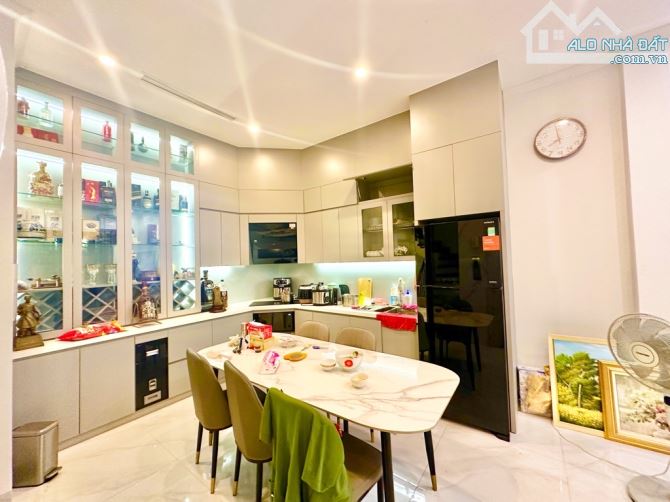 ✅NHÀ VIỆT HƯNG LONG BIÊN, CÁCH BIGC 600M. NGÕ Ô TÔ TRÁNH THÔNG, 65M, PHỐ VŨ ĐỨC THẬN. 13,4 - 2
