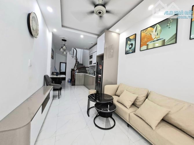 Nhà đẹp 33M Quang Trung - Hà Đông , Ô Tô đỗ cửa . 10M ra Ô Tô tránh . Giá 7,9 tỷ - 2