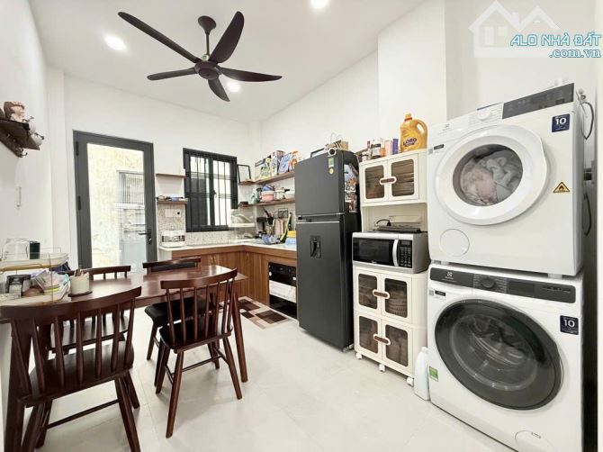 NHÀ ĐẸP PHAN ĐĂNG LƯU - MẶT TIỀN XE HƠI THÔNG - GẦN 40M2 - 2TẦNG - CHỈ 6.X TỶ - BÌNH THẠNH - 2