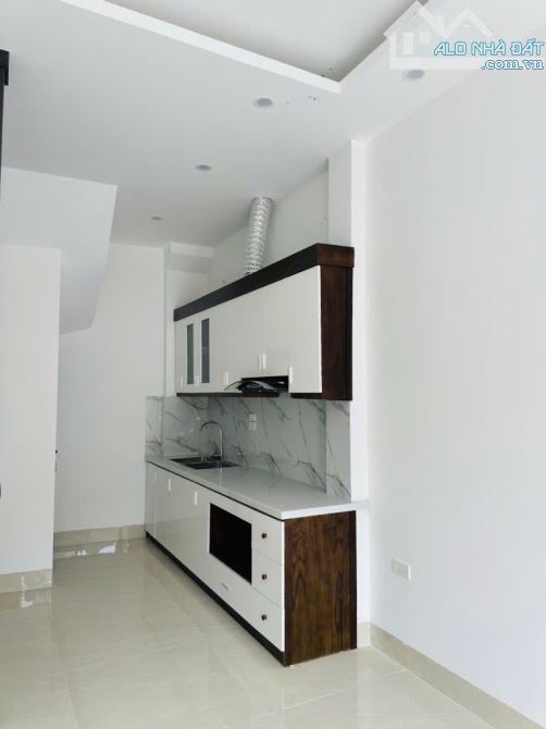 BÁN NHÀ CHÂU ĐÀI 30M2, 5 TẦNG, SỔ ĐỎ, NGÕ NÔNG RỘNG THOÁNG, Ở NGAY, GẦN PHỐ - 2