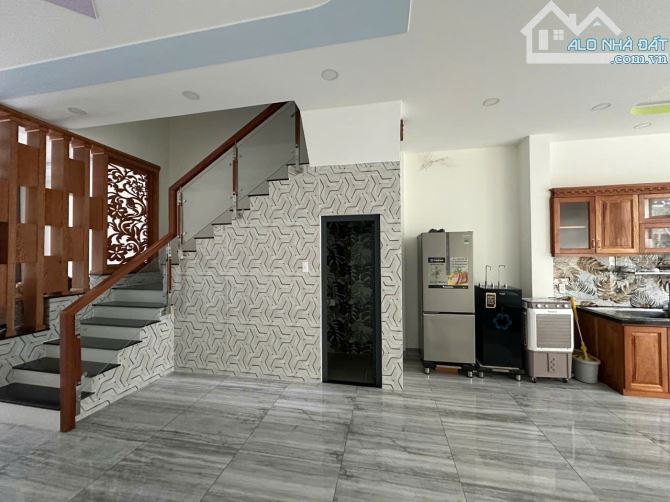 Bán nhà góc 2 MT Đường 15 KDT Đông Tăng Long, Trường Thạnh, Q9 - Diện tích : 5 x 20 = 95.5 - 2