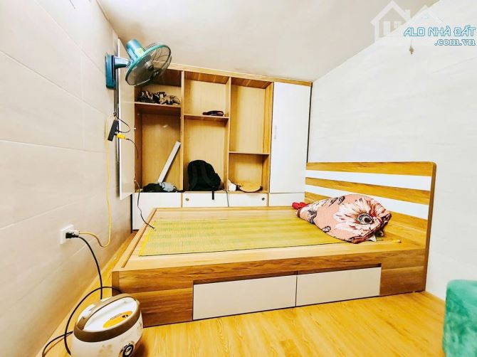 Bán căn hộ CCMN ngõ 102 Trần Thái Tông, Cầu Giấy 63m, 3PN2WC giá 2.2 tỷ, về ở ngay - 2