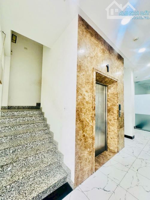 Văn phòng Tên Lửa - 5 tầng - Hầm - Thang máy - 10x20m - Cho thuê 700 triệu/ năm - 2