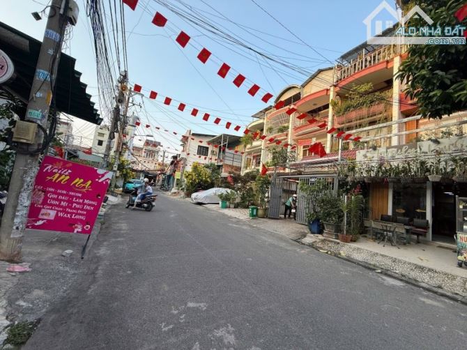 PHƯỚC LONG A - NHÀ ĐẸP - DT: 80M2 (5,2*16) *  5 TẦNG - ĐƯỜNG HẺM RỘNG 8M - GÍA NGỘP - 2