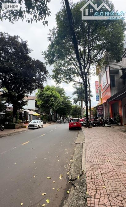 BÁN NHÀ RỘNG MẶT TIỀN NGUYỄN CÔNG TRỨ. DT: 9x16M. GIÁ: 12 TỶ - 2