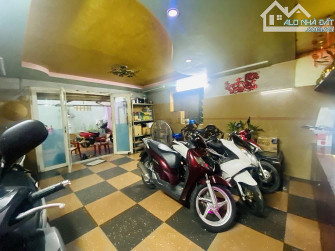 Nguyễn Trãi quận 5 146m2 4 tầng giá chỉ 38 tỷ - 2