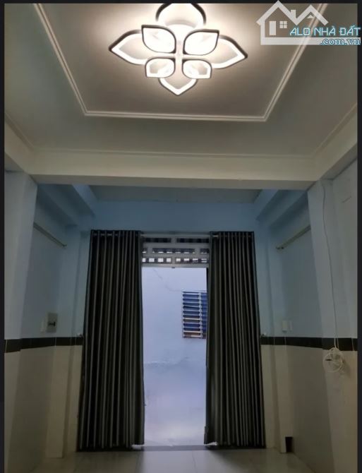 Bán 🏠 hẻm 4Tầng 5tỷ xóm chiếu p14.Q4.khu dân cư sầm uất đầy đủ tiện ích xung quanh. - 2