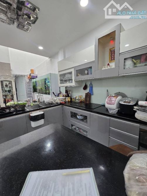 Tân Bình, nhà đẹp ở ngay, hẻm XH 1 trục, giáp Đặng Văn Ngữ_Lê Văn Sỹ, 3Pn, 80m2, 9.65 Tỷ - 2