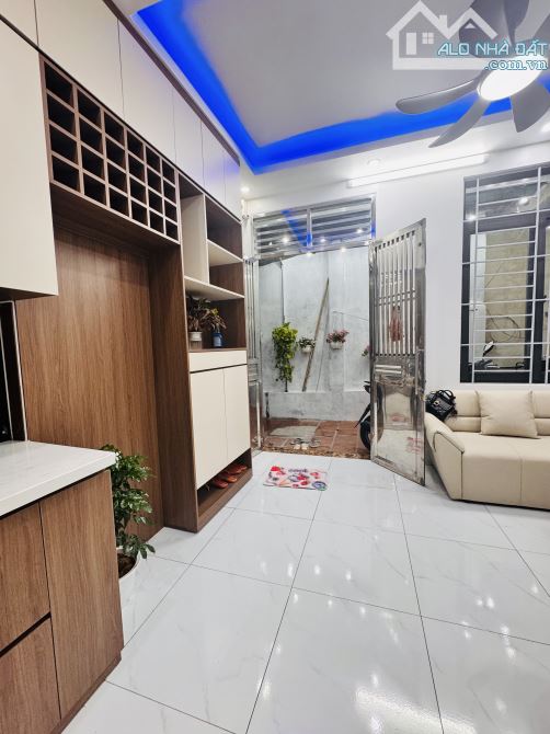 Bán nhà riêng Gốc Đề, Minh Khai sổ 30m xây 5 tầng 6.2 tỷ, ngõ thông nhiều nhất - 2