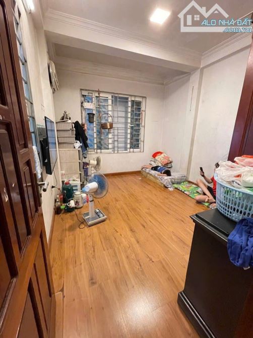 Bán nhà Nguyễn Chí Thanh Phân lô Ô tô tránh Ngõ thông bàn cờ Kinh doanh DT 44m 15 tỷ - 2