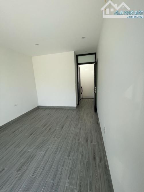 Nhà Long Biên - 30m2 - 4.2 tỷ - ô tô đỗ cửa - 3