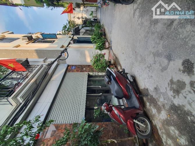 CỰC HIẾM, OTO vào nhà- Phúc Đồng - Long Biên giá chỉ nhỉnh 7 Tỷ 32m x 5T - Bay nhanh - 10