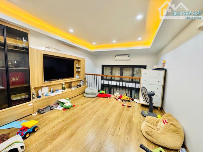 Nguyễn Lương Bằng - Nhà dân xây mới - Đủ GPXD - Mặt ngõ - Hai thoáng trước sau - 3