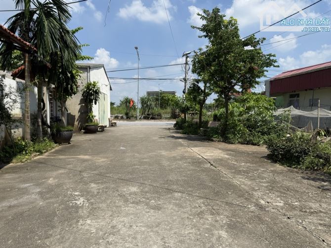 Quá hiếm! Bán 120m, 2 mặt tiền, full thổ tại Thị trấn Văn Giang, 2 ô tô tránh. Giá 40tr - 3