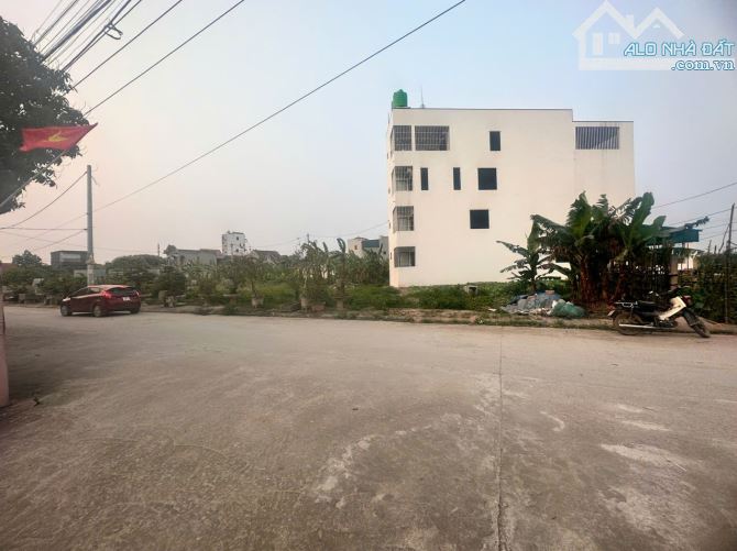Choáng! chỉ bằng nửa giá lô bên cạnh. 108m đất đấu giá chợ mới Đông Tảo, Khoái Châu - 3