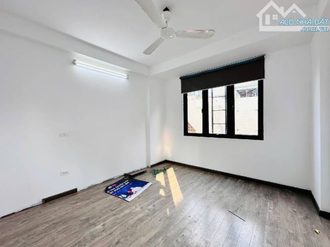 Bán nhà Nguyễn Khang, dt55m, 7 tầng Thang máy, gần ô tô, ngõ thông, kinh doanh - 3