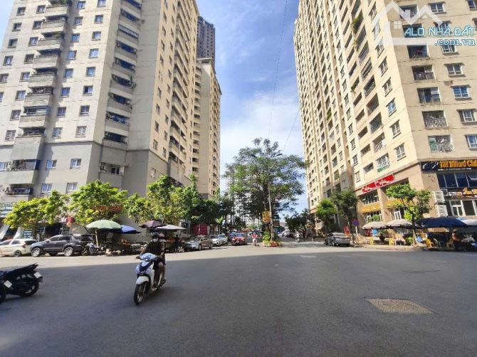 Nhà Chú Tuấn Bán gấp Biệt thự Văn Khê 180 m2 4 Tầng Giá 36 Tỷ - 3