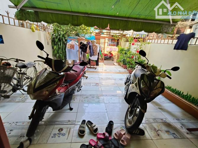 VẠN KIẾP - PHAN XÍCH LONG - GẦN 100M2 - TIỆN XÂY MỚI - LÔ GÓC 2 MẶT HẺM - TRƯỚC NHÀ 4M - 3