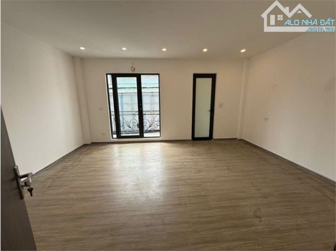 BÁN NHÀ THẠCH BÀN LONG BIÊN – 46m² – 6 TẦNG THANG MÁY – LÔ GÓC 2 THOÁNG – GẦN Ô TÔ – 7,8 T - 3