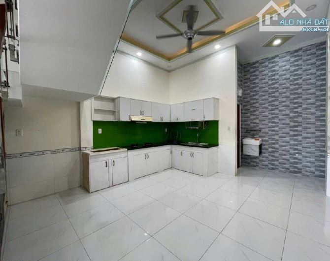 Nhà 3 Tầng Dĩ An, 64m2,Mặt Tiền 8M xe hơi tránh, Sổ Hồng Riêng, chỉ Hơn 4 Tỷ - 3