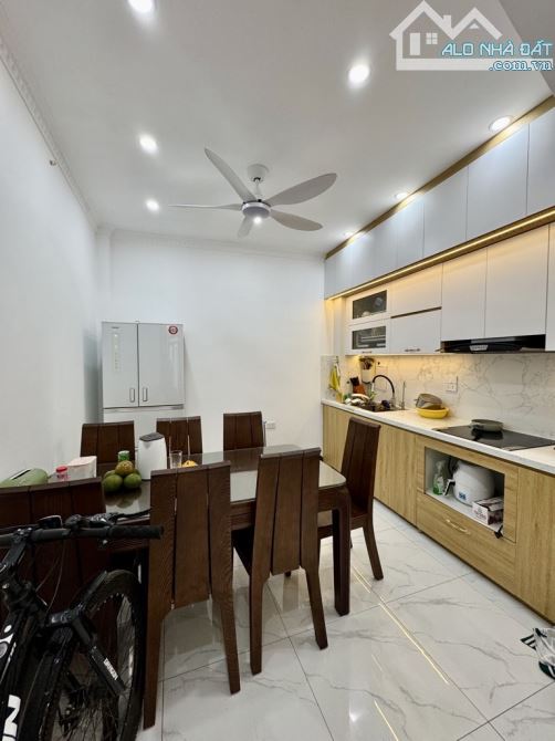 Bán nhà Thanh Đàm 35m 5tầng ô tô đỗ cửa giá 6.2 tỷ - 3