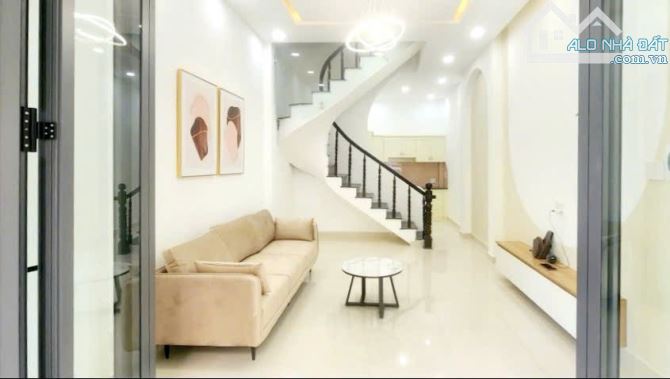 Nhà Mặt Tiền KD - Xe Tải Đậu Cửa Ngày Đêm - F15. TÂN BÌNH - 3 Tầng - 5.x TỶ - 3