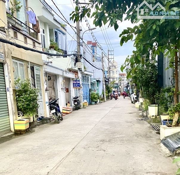 Bán nhà 2 tầng, 35m² (4x9), Xe hơi tới cửa, ĐS8, gần Aeon Tân Phú, chỉ hơn 3 tỷ - 3